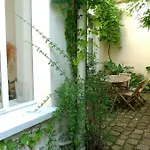Parisian Loft & Secret Garden *
