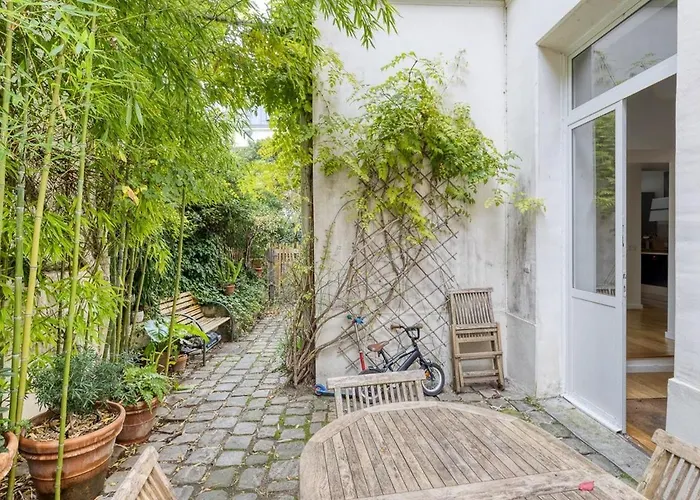 Parisian Loft & Secret Garden * パリ