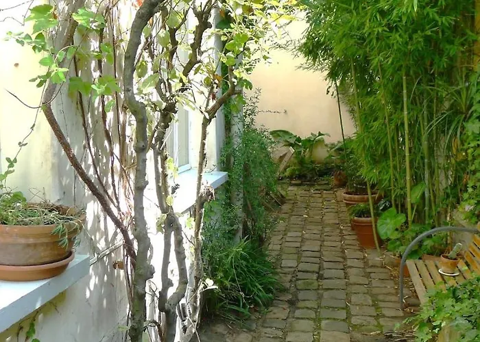 Parisian Loft & Secret Garden アパート