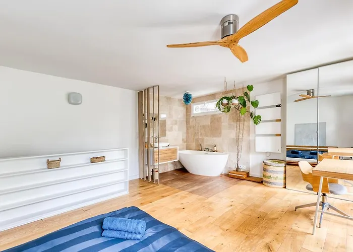 アパート Parisian Loft & Secret Garden