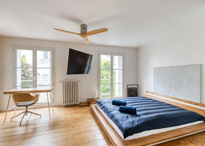 Parisian Loft & Secret Garden * パリ