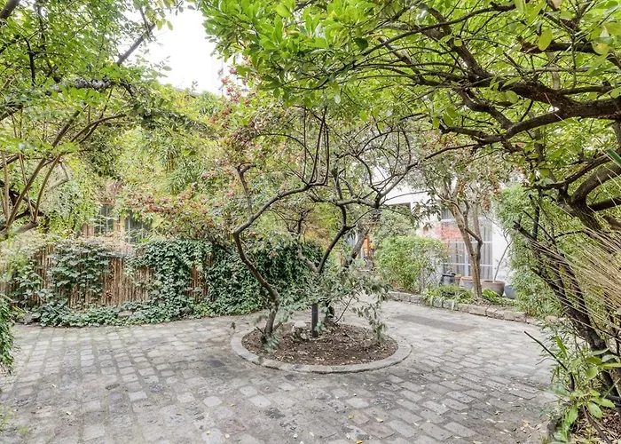 Parisian Loft & Secret Garden アパート パリ